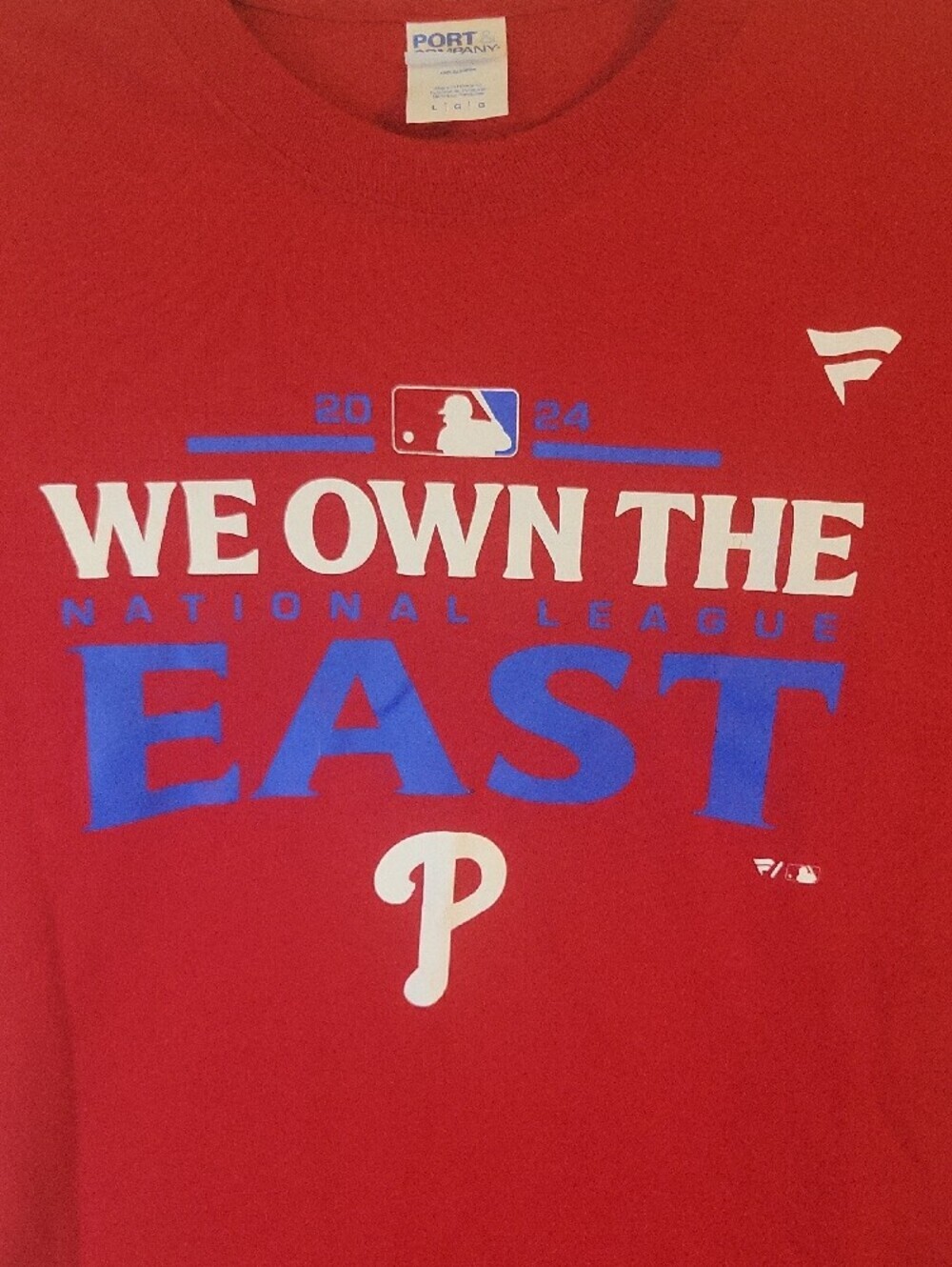 MLB Philadelphia Phillies Red Graphic 'We Own The East' Tee - Picture 2 of 7